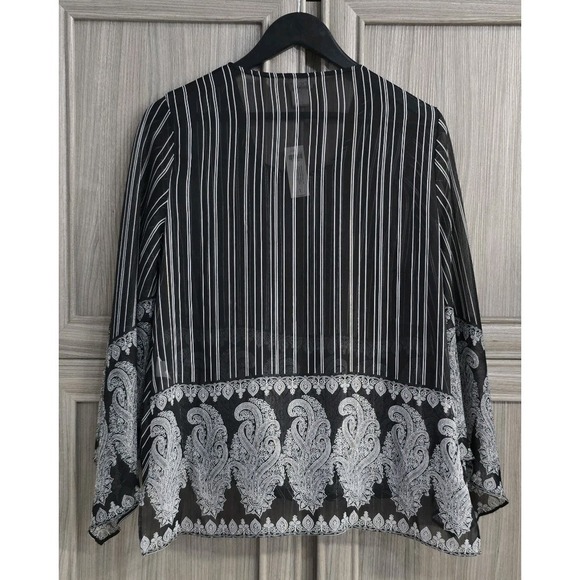 NWT Chicos Black Paisley V-Neck Crossover Wrap Layered Blouse Sz 8/10 - Picture 2 of 13